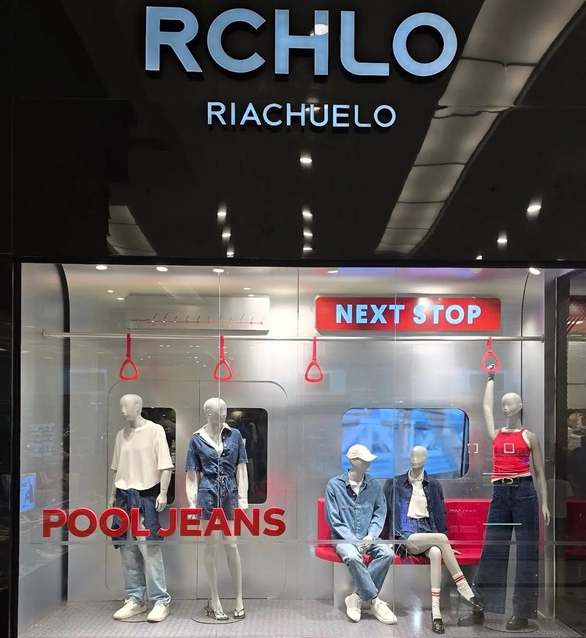 Pool Jeans | Riachuelo: Vitrine Temática Metrô Urbano