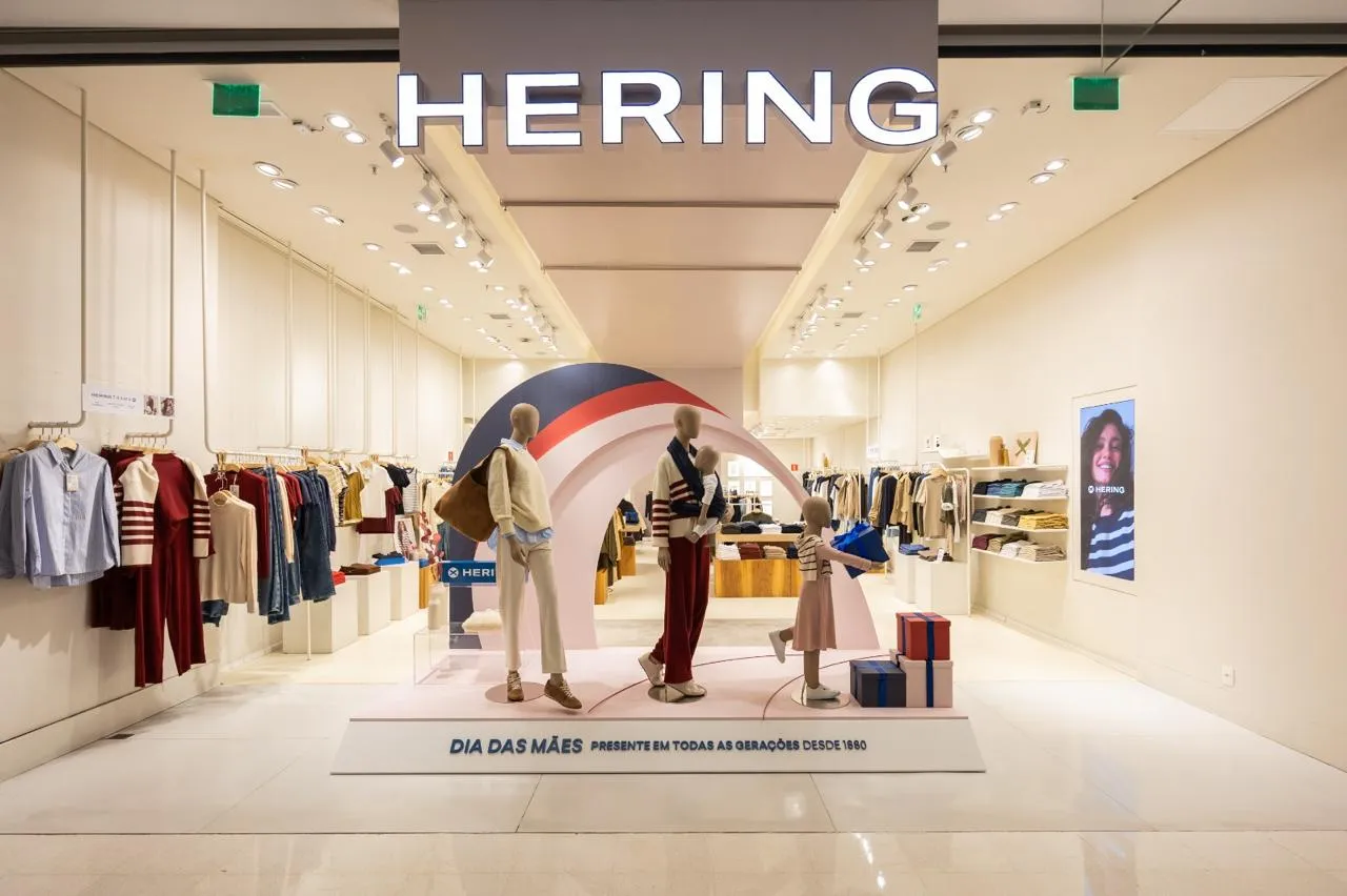 Manequins na Vitrine Hering